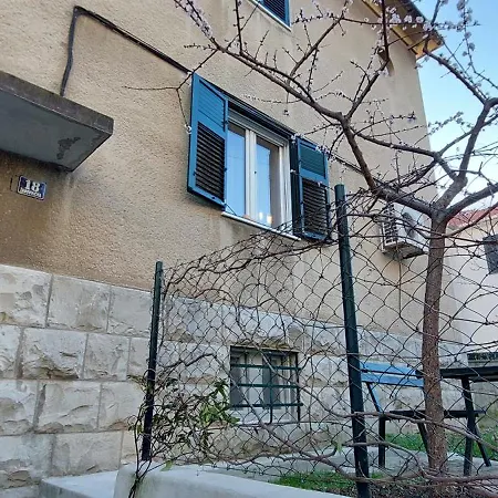 Apartment Sea Split